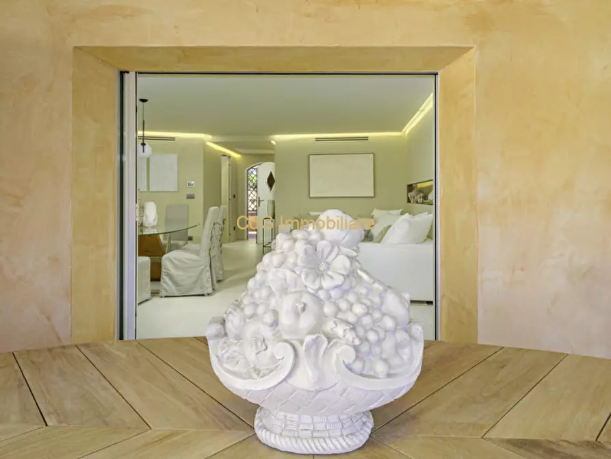 Immagine 17 di Appartamento in vendita  in promenade a Arzachena