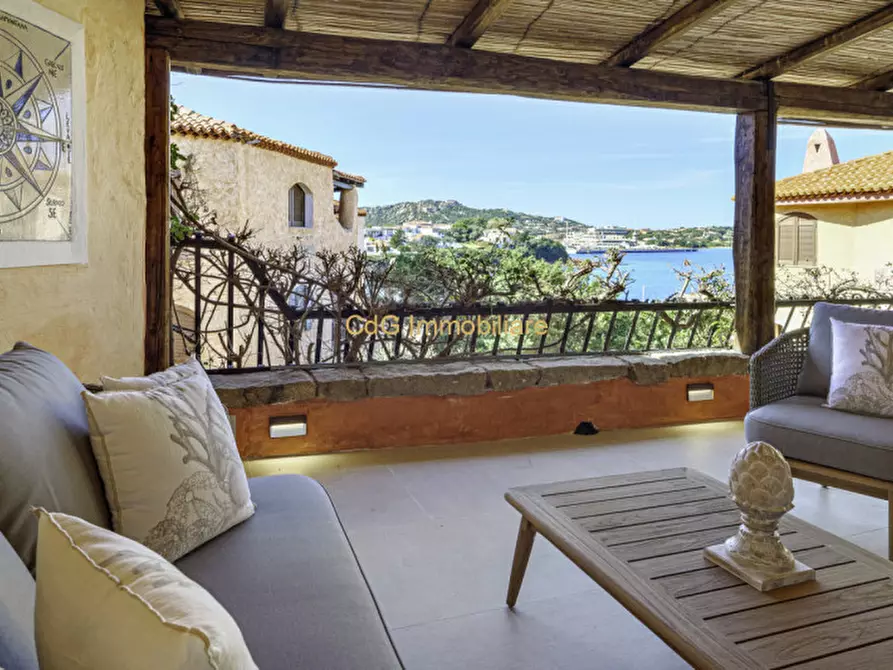 Immagine 18 di Appartamento in vendita  in promenade a Arzachena