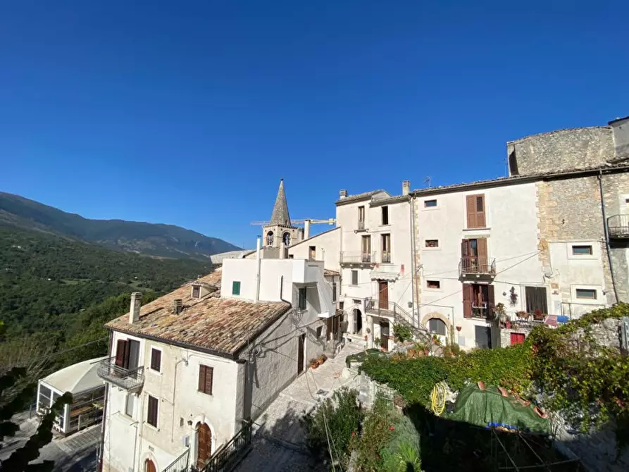 Immagine 1 di Casa indipendente in vendita  in Via Majella a Caramanico Terme