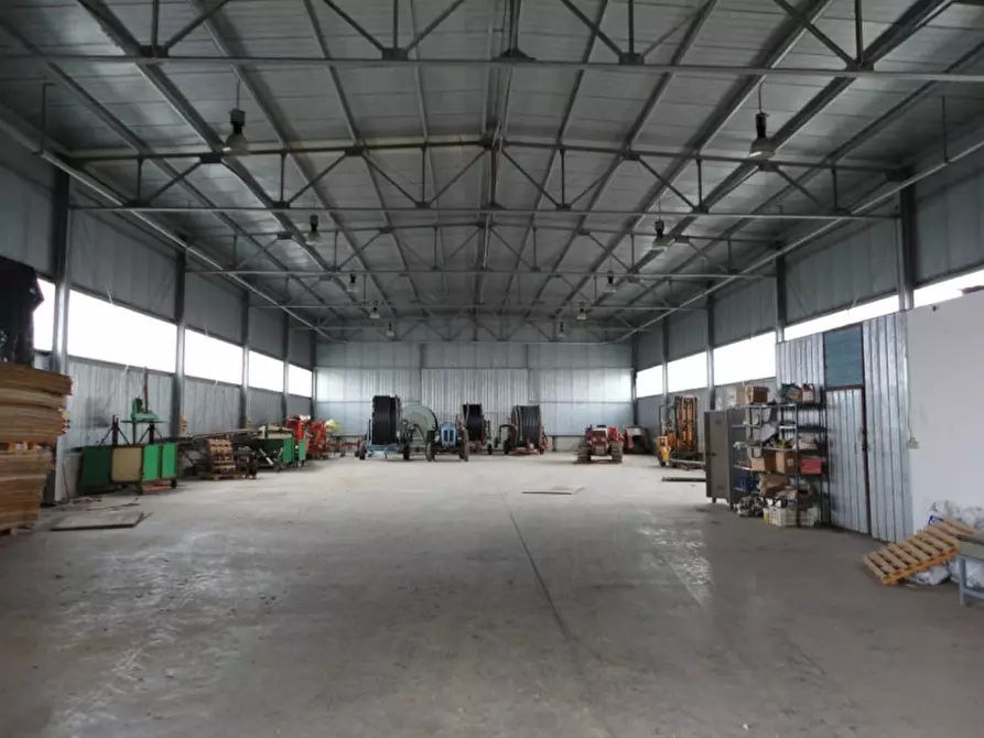 Immagine 1 di Capannone industriale in vendita  in Villa Oliveti a Rosciano