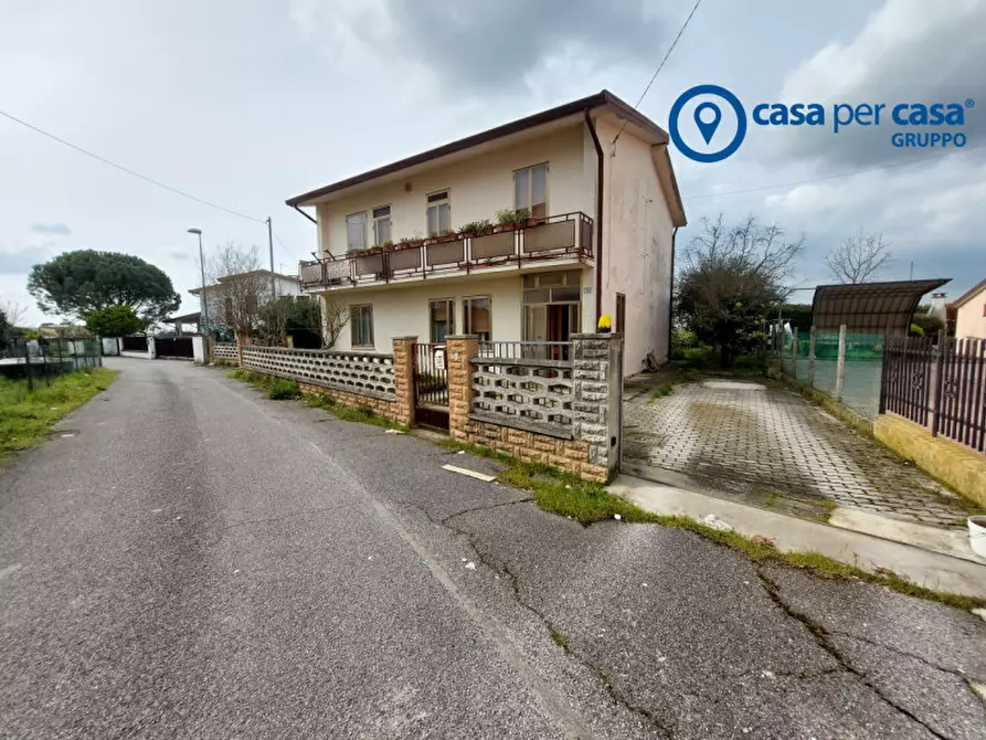 Immagine 1 di Casa indipendente in vendita  in Papozze, Via Morandi a Papozze