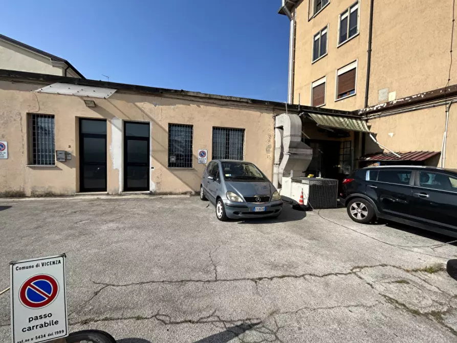 Immagine 2 di Laboratorio in vendita  in viale s. Lazzaro a Vicenza