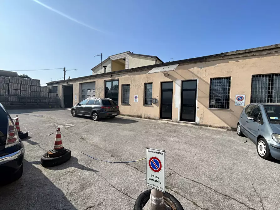 Immagine 11 di Laboratorio in vendita  in viale s. Lazzaro a Vicenza