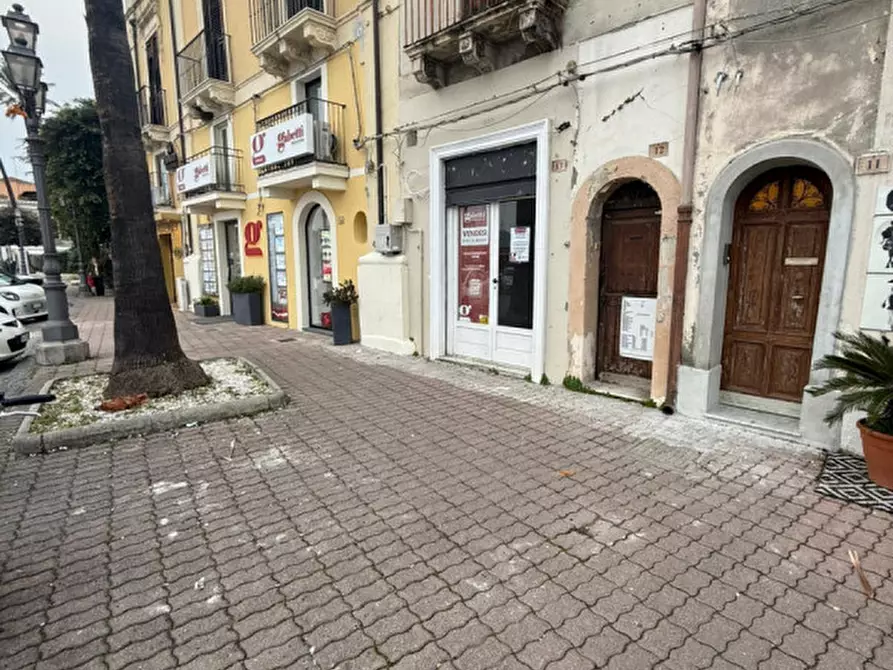 Immagine 2 di Negozio in vendita  in Via Domenico, 21 a Milazzo