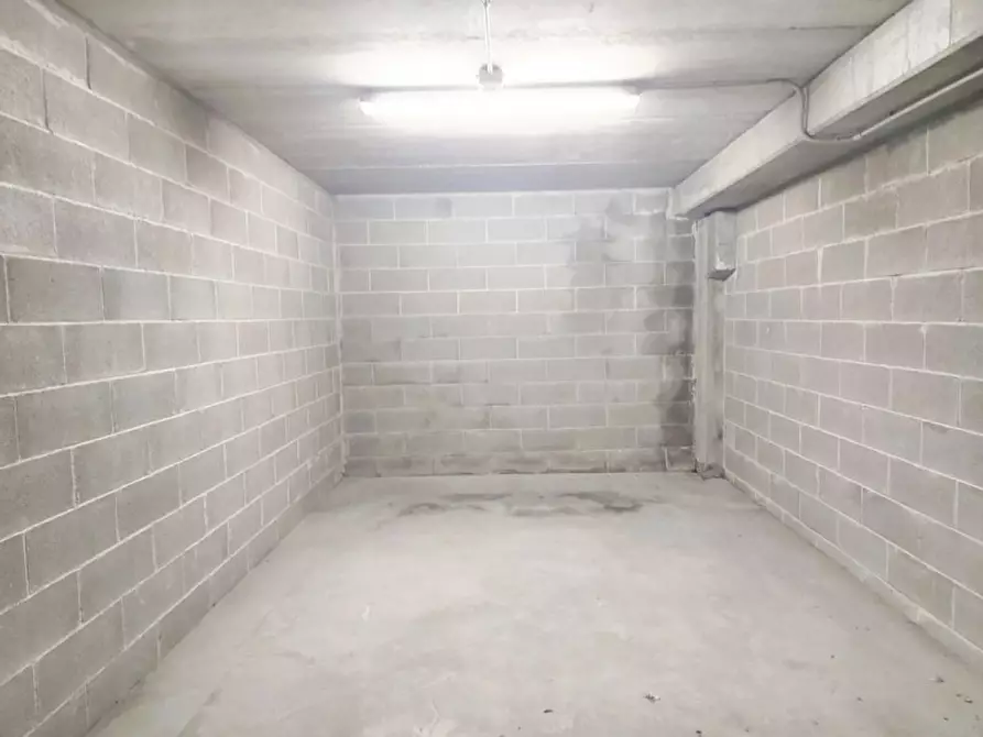 Immagine 1 di Posto auto in vendita  in Piazza Goffredo Mameli, N. snc a Imperia