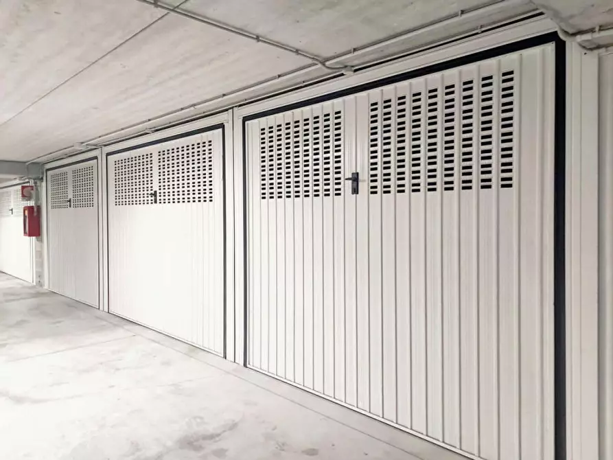 Immagine 4 di Posto auto in vendita  in Piazza Goffredo Mameli, N. snc a Imperia