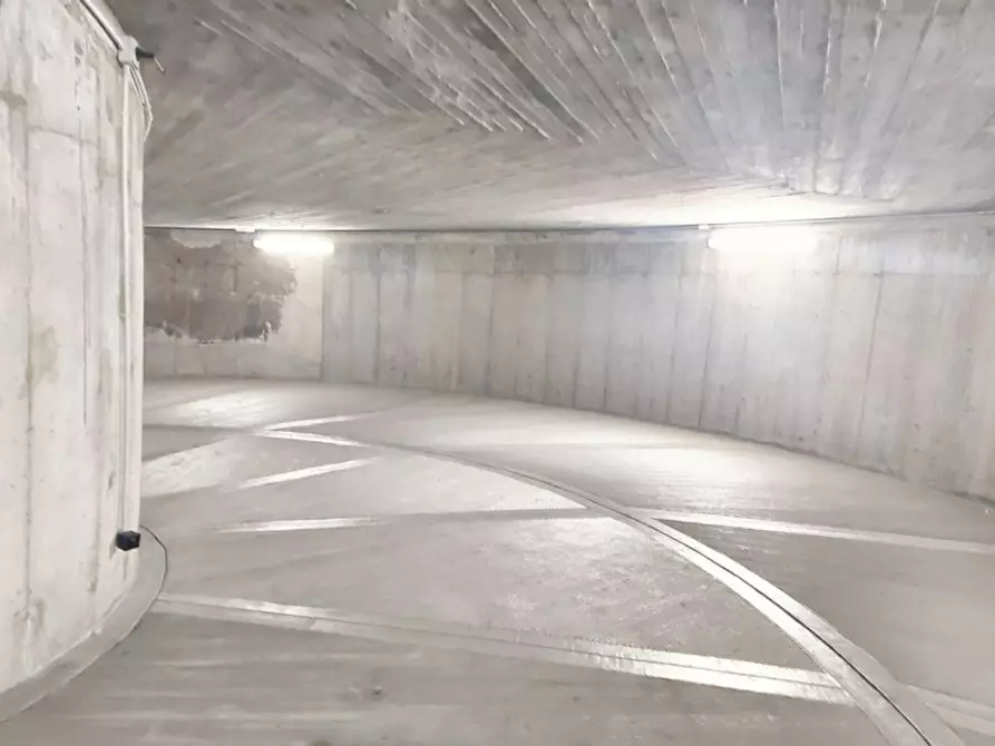 Immagine 9 di Posto auto in vendita  in Piazza Goffredo Mameli, N. snc a Imperia