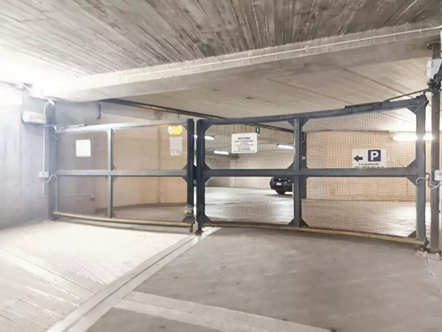 Immagine 10 di Posto auto in vendita  in Piazza Goffredo Mameli, N. snc a Imperia