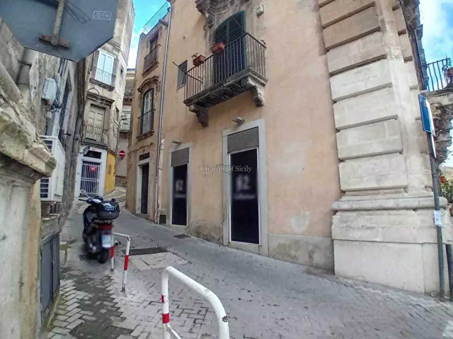 Immagine 3 di Negozio in vendita  in Via Campailla a Modica