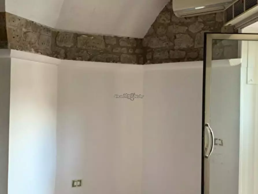 Immagine 6 di Negozio in vendita  in Via Campailla a Modica