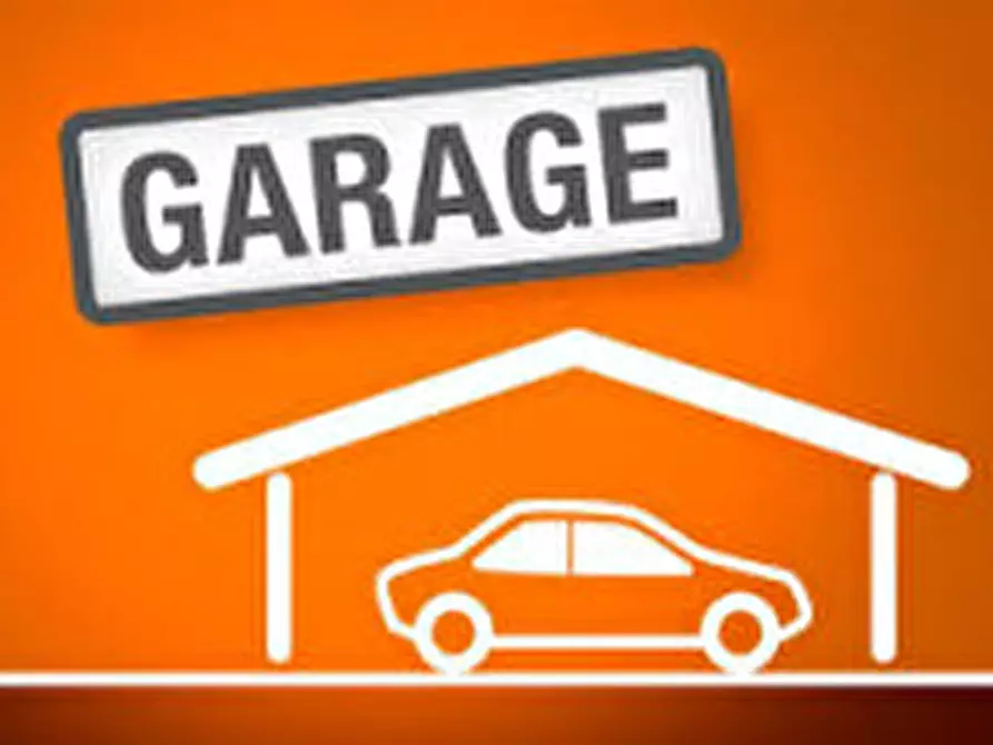 Immagine 1 di Garage in vendita  a Gavardo