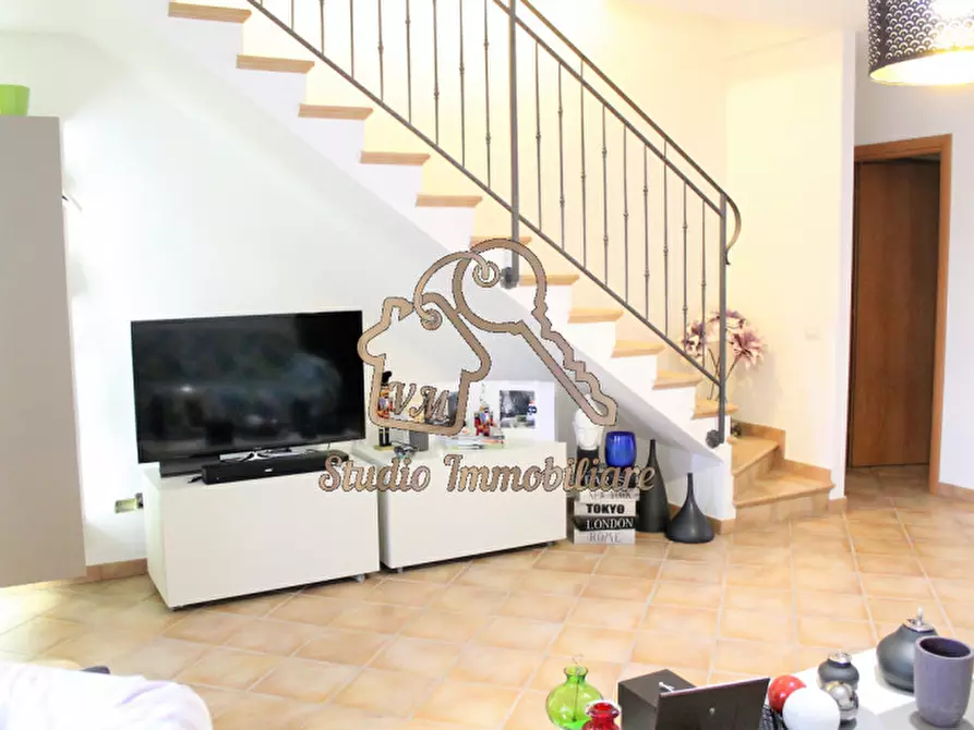 Immagine 3 di Appartamento in vendita  in Via Visano, 31 a Roma