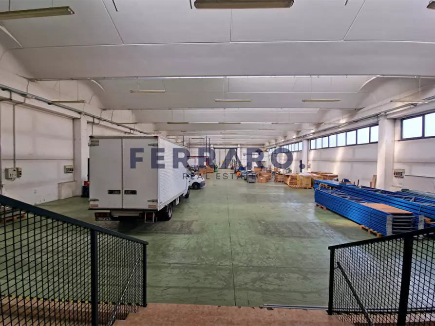 Capannone industriale in vendita in Via Guglielmo Marconi a Quinto Di Treviso