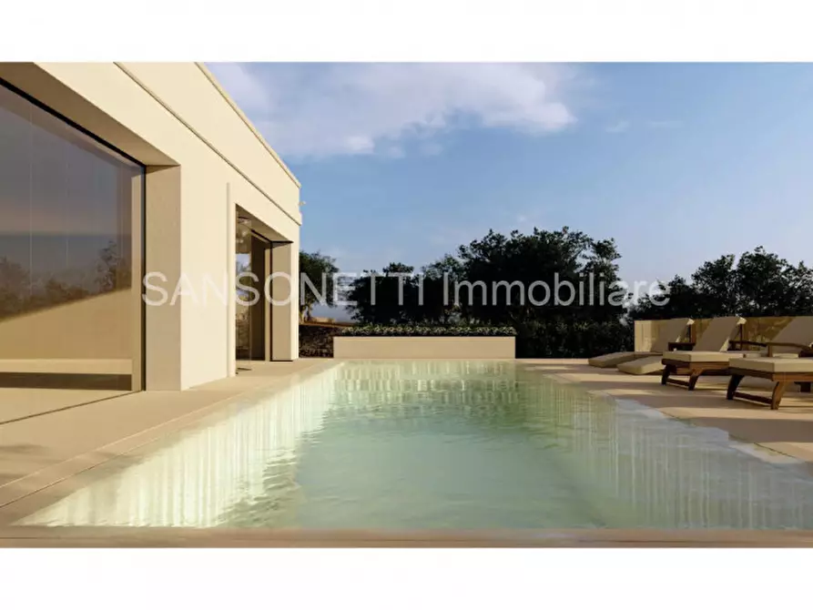 Immagine 1 di Villa in vendita  in EGUE a Fasano