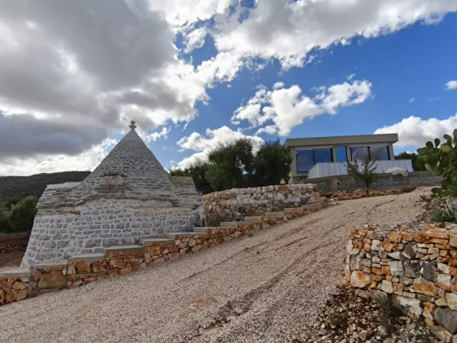 Immagine 2 di Villa in vendita  in EGUE a Fasano