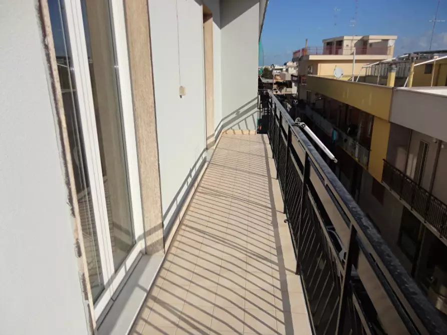 Immagine 6 di Appartamento in vendita  in via kennedy a Modugno