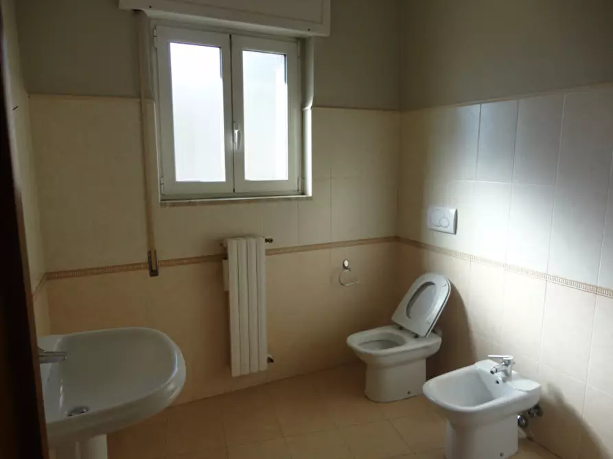 Immagine 8 di Appartamento in vendita  in via kennedy a Modugno