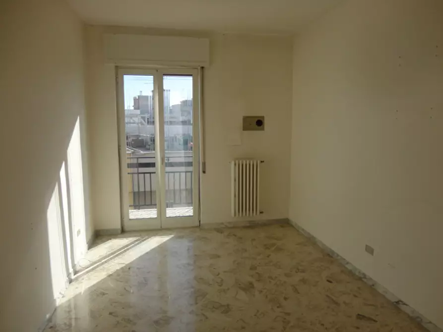 Immagine 15 di Appartamento in vendita  in via kennedy a Modugno