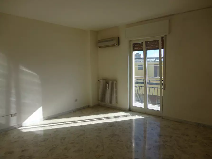 Immagine 16 di Appartamento in vendita  in via kennedy a Modugno