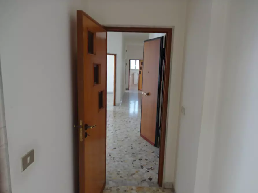 Immagine 18 di Appartamento in vendita  in via kennedy a Modugno