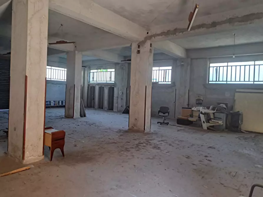 Immagine 5 di Magazzino in affitto  a Melito Di Porto Salvo
