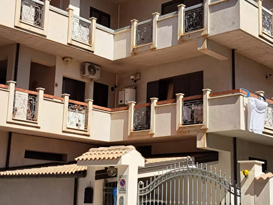 Immagine 5 di Loft/Open space in affitto  a Melito Di Porto Salvo