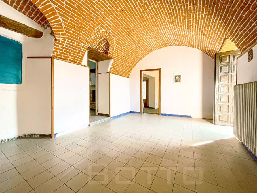 Immagine 1 di Casa indipendente in vendita  in Via Mora e Gibin 44 a Borgomanero