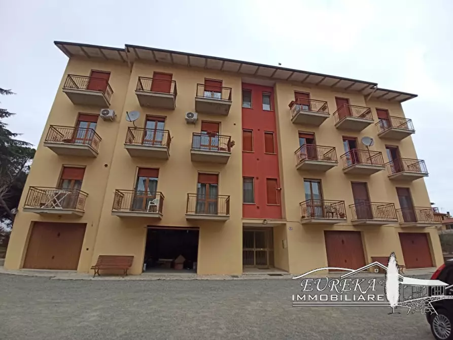 Immagine 1 di Appartamento in vendita  in via roma 152 a Castiglione Del Lago
