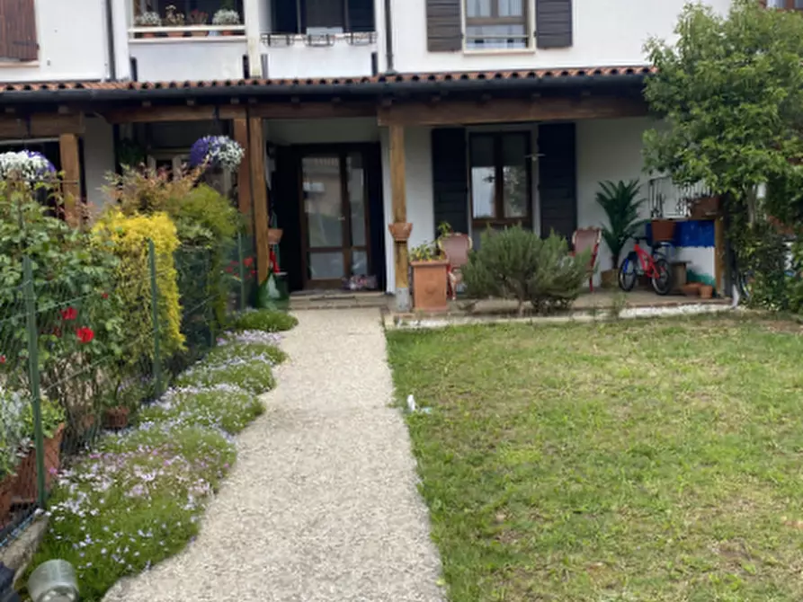 Immagine 18 di Villetta a schiera in vendita  in Via Bianchetti biadene a Montebelluna