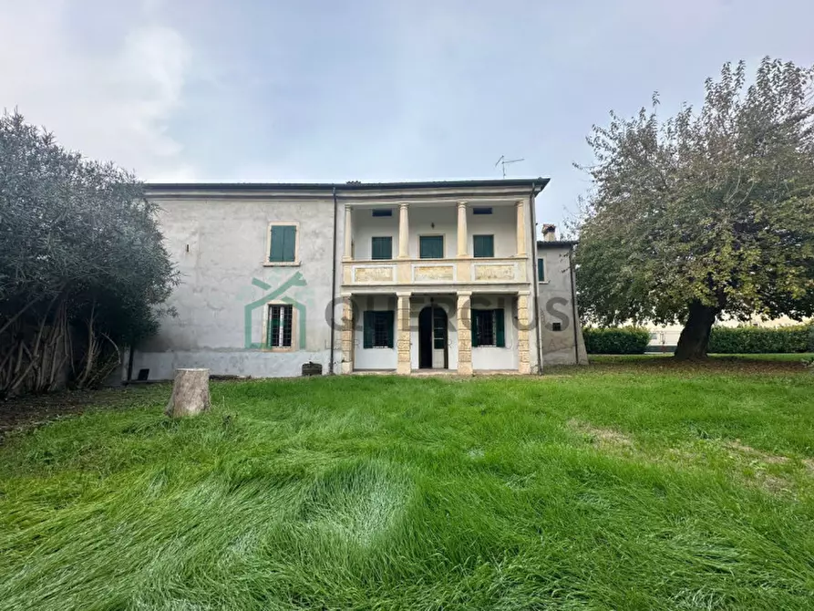 Immagine 2 di Villa in vendita  in Via Conti Da Prato a Caldiero