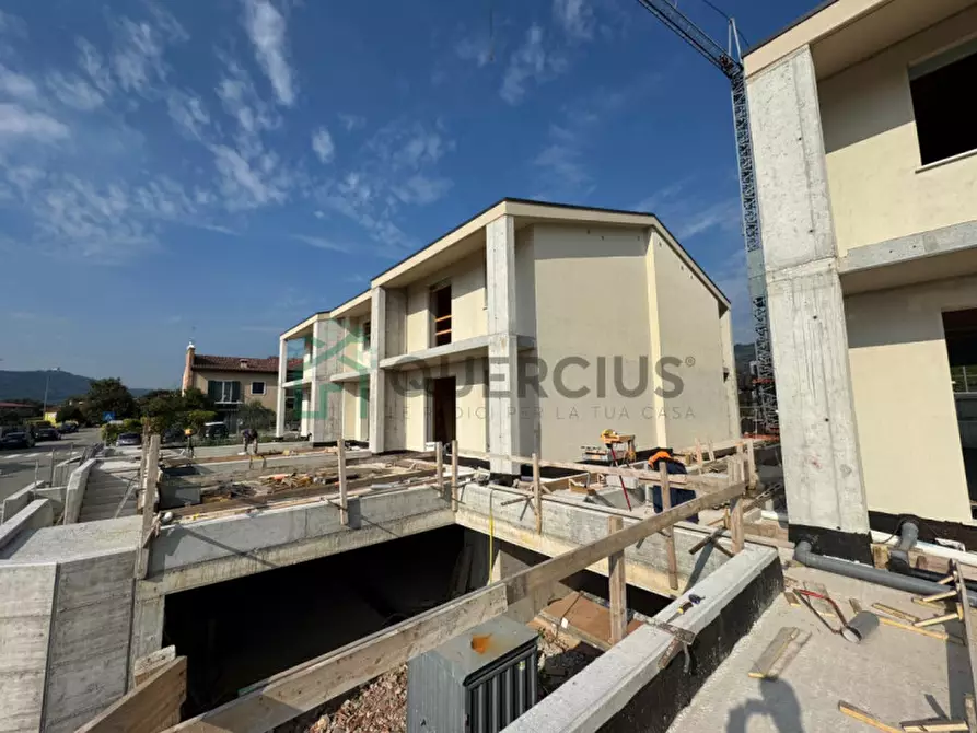 Immagine 1 di Villa in vendita  in Via dei Tigli a Soave