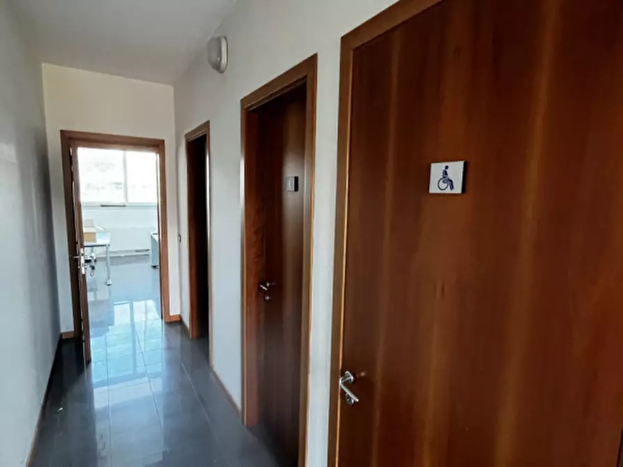 Immagine 8 di Ufficio in affitto  in VIA ACHILLE GRANDI OSIMO a Ancona
