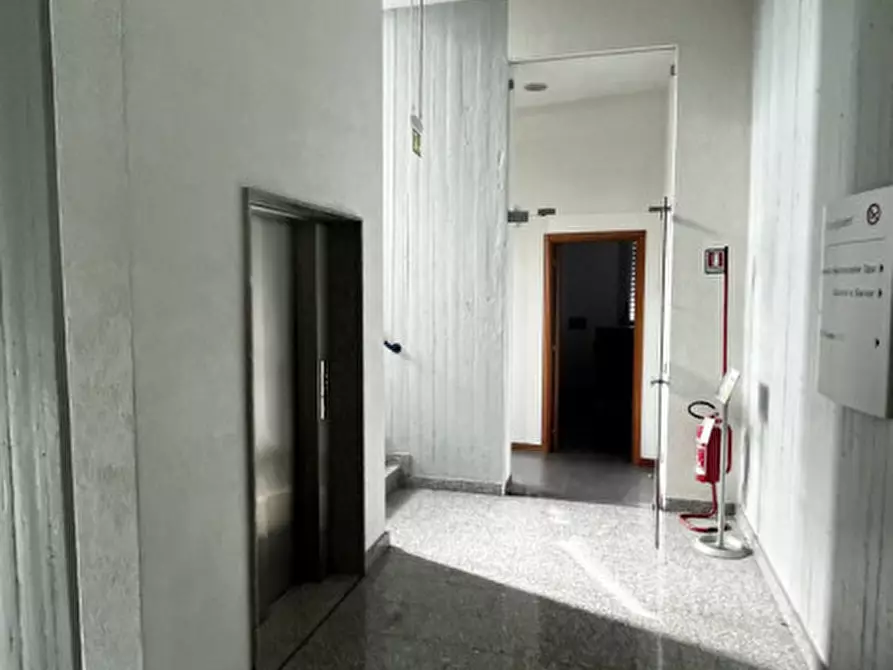 Immagine 9 di Ufficio in affitto  in VIA ACHILLE GRANDI OSIMO a Ancona