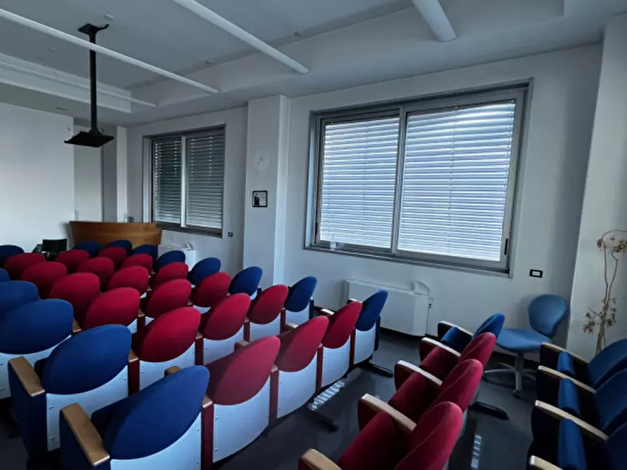 Immagine 13 di Ufficio in affitto  in VIA ACHILLE GRANDI OSIMO a Ancona