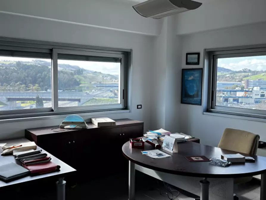 Immagine 28 di Ufficio in affitto  in VIA ACHILLE GRANDI OSIMO a Ancona