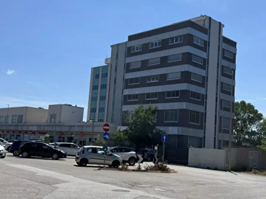 Immagine 32 di Ufficio in affitto  in VIA ACHILLE GRANDI OSIMO a Ancona