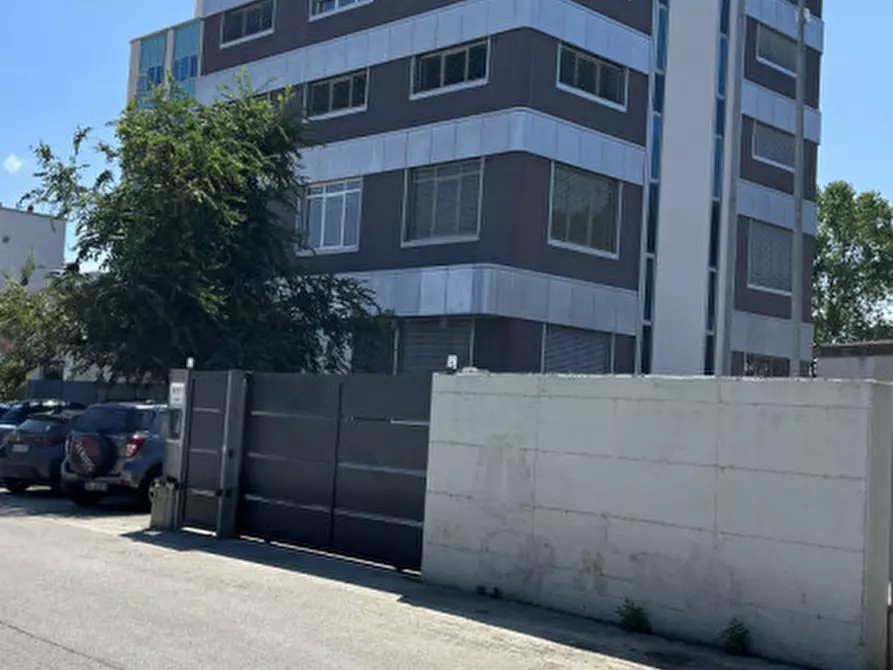 Immagine 33 di Ufficio in affitto  in VIA ACHILLE GRANDI OSIMO a Ancona