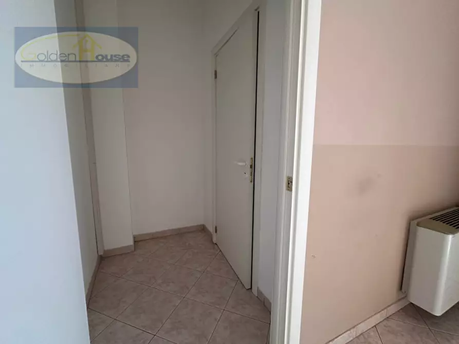 Immagine 3 di Laboratorio in vendita  in Via dell'Artigianato a Molinella