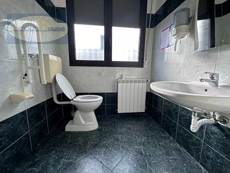 Immagine 4 di Laboratorio in vendita  in Via dell'Artigianato a Molinella