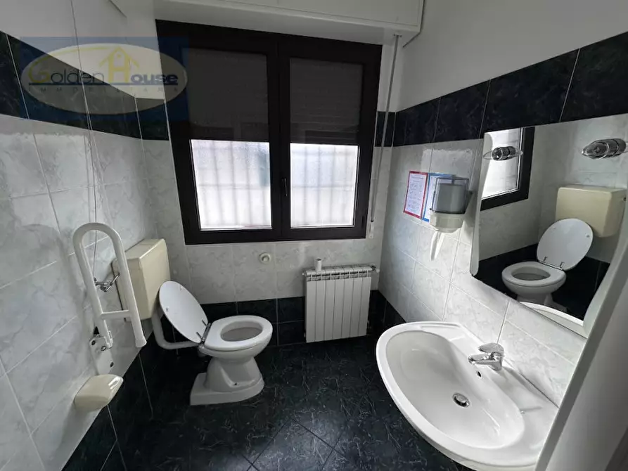 Immagine 5 di Laboratorio in vendita  in Via dell'Artigianato a Molinella