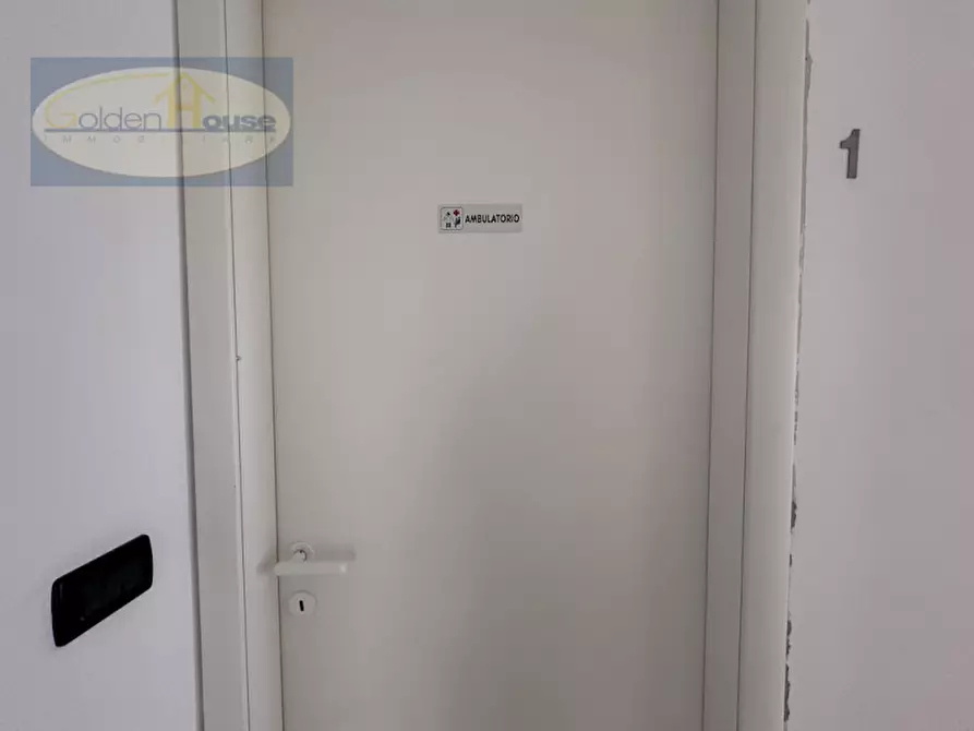 Immagine 11 di Laboratorio in vendita  in Via dell'Artigianato a Molinella