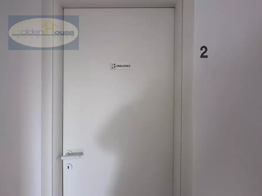 Immagine 14 di Laboratorio in vendita  in Via dell'Artigianato a Molinella