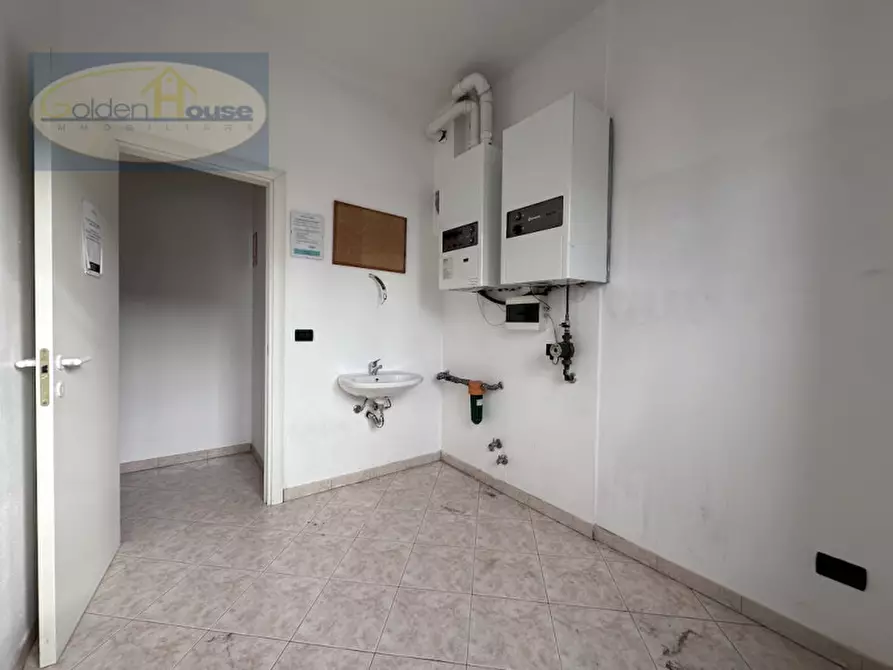 Immagine 30 di Laboratorio in vendita  in Via dell'Artigianato a Molinella