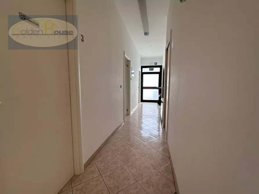 Immagine 37 di Laboratorio in vendita  in Via dell'Artigianato a Molinella