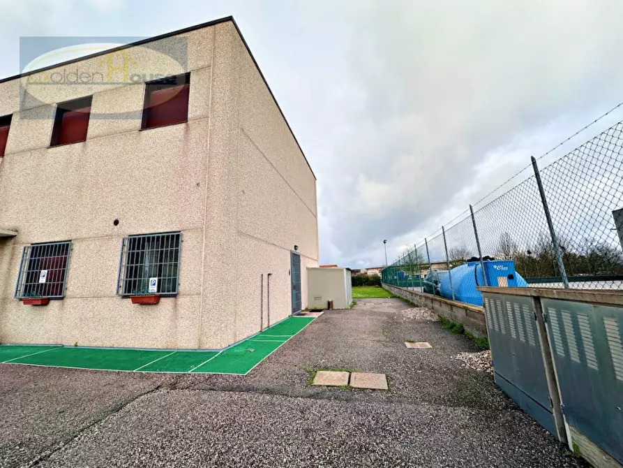 Immagine 42 di Laboratorio in vendita  in Via dell'Artigianato a Molinella