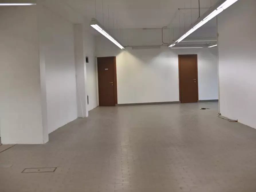 Immagine 2 di Negozio in affitto  in Piazza Umberto 1 a Sarego