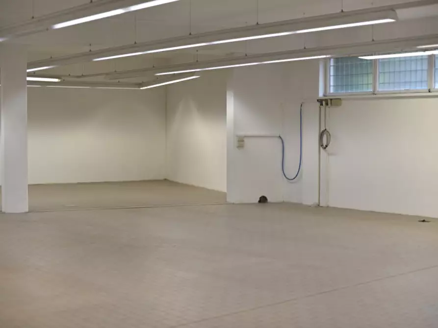 Immagine 3 di Negozio in affitto  in Piazza Umberto 1 a Sarego