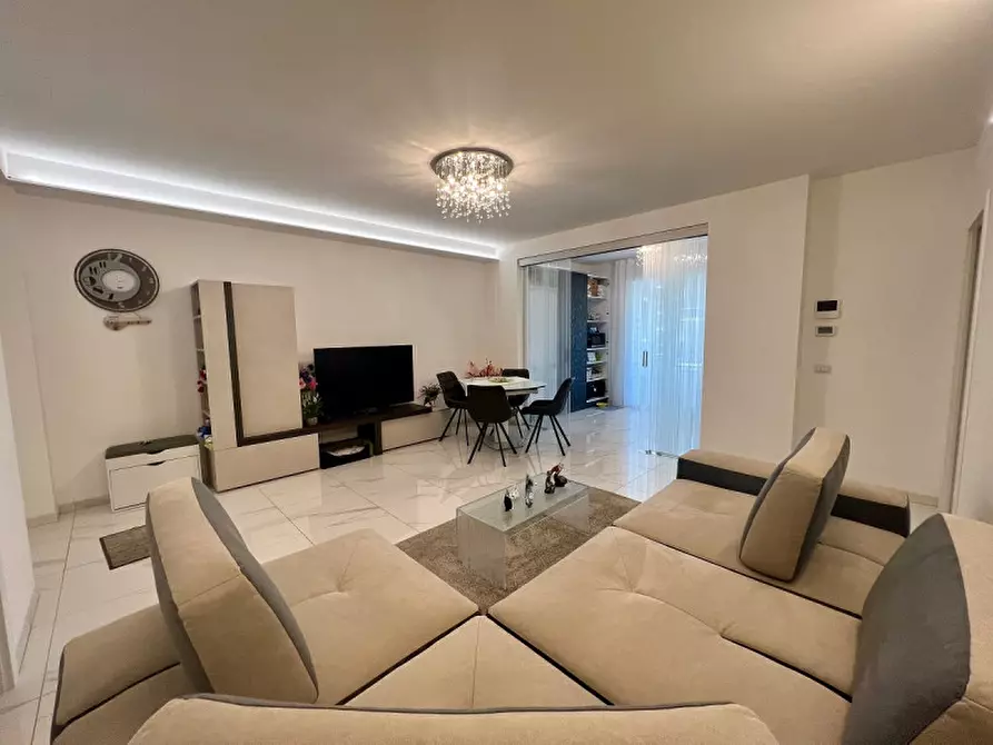 Immagine 2 di Appartamento in vendita  in Viale Mediterraneo a Chioggia