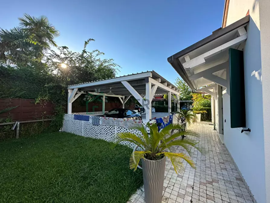 Immagine 5 di Villa in vendita  in Via Ivone Grassetto a Jesolo