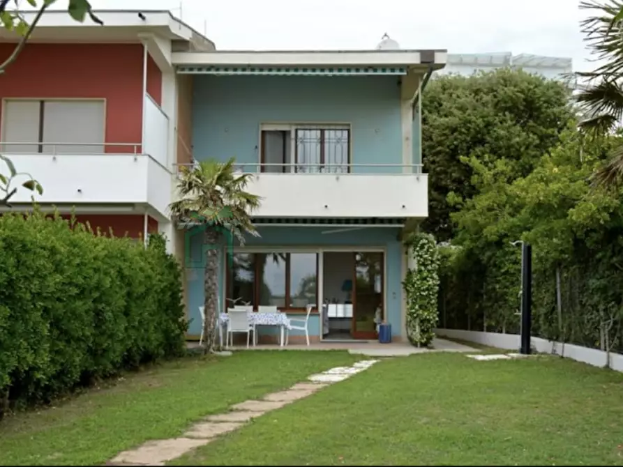 Immagine 1 di Villetta a schiera in affitto  in Via Gorizia a Jesolo